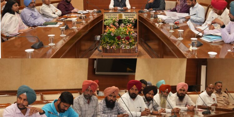 ਭਗਵੰਤ ਮਾਨ ਸਰਕਾਰ ਮੁਲਾਜ਼ਮਾਂ ਦੀਆਂ ਜਾਇਜ਼ ਮੰਗਾਂ ਨੂੰ ਬਿਨਾਂ ਕਿਸੇ ਦੇਰੀ ਦੇ ਹੱਲ ਕਰਨ ਲਈ ਵਚਨਬੱਧ: ਹਰਪਾਲ ਸਿੰਘ ਚੀਮਾ ਭਗਵੰਤ ਮਾਨ ਸਰਕਾਰ ਮੁਲਾਜ਼ਮਾਂ ਦੀਆਂ ਜਾਇਜ਼ ਮੰਗਾਂ ਨੂੰ ਬਿਨਾਂ ਕਿਸੇ ਦੇਰੀ ਦੇ ਹੱਲ ਕਰਨ ਲਈ ਵਚਨਬੱਧ: ਹਰਪਾਲ ਸਿੰਘ ਚੀਮਾ