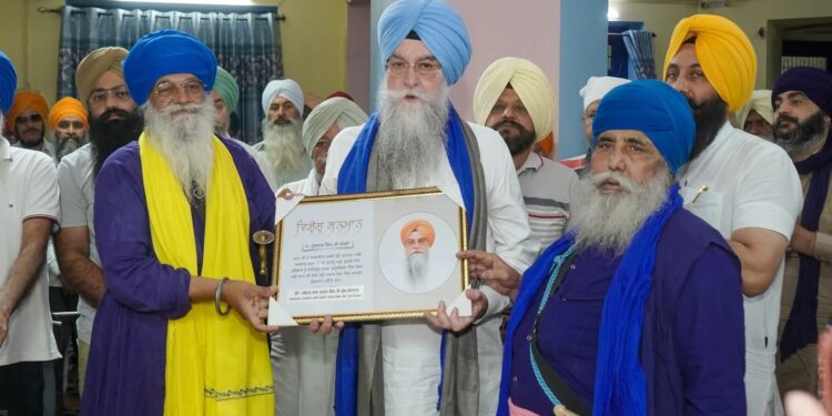 ਪੰਜਾਬ ਵਿੱਚ ਬੇਅਦਬੀ ਵਿਰੋਧੀ ਕਾਨੂੰਨ ਲਾਗੂ ਕਰਨ ਲਈ ਸਪੀਕਰ ਸੰਧਵਾਂ ਦਾ ਵਿਸ਼ੇਸ਼ ਸਨਮਾਨ