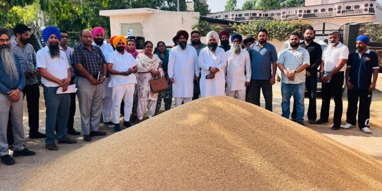 ਮੰਡੀਆਂ ਵਿੱਚ ਸੁਵਿਧਾਵਾਂ ਅਤੇ ਖਰੀਦ ਪ੍ਰਬੰਧਾਂ ਦਾ ਜਾਇਜ਼ਾ ਲੈਣ ਪਹੁੰਚੇ ਡਿਪਟੀ ਸਪੀਕਰ ਰੌੜੀ