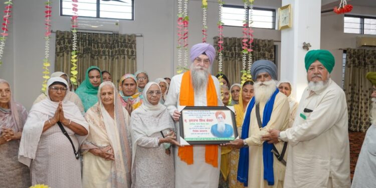 ਗੁਰੂ ਤੇਗ ਬਹਾਦਰ ਗੁਰਦੁਆਰਾ ਸਾਹਿਬ, ਕੋਟਕਪੂਰਾ ਦੀ ਪ੍ਰਬੰਧਕ ਕਮੇਟੀ ਅਤੇ ਸੰਗਤ ਨੇ ਸਪੀਕਰ ਸੰਧਵਾਂ ਦਾ ਸਨਮਾਨ ਕੀਤਾ