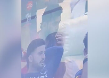 Cricket: ਰਾਜਸਥਾਨ ਦੇ ਕਪਤਾਨ ਰਿਆਨ ਪਰਾਗ ਪੰਜਾਬ ਨਾਲ ਮੈਚ ਦੌਰਾਨ ਈ-ਸਿਗਰੇਟ ਪੀਂਦੇ ਦੇਖੇ ਗਏ