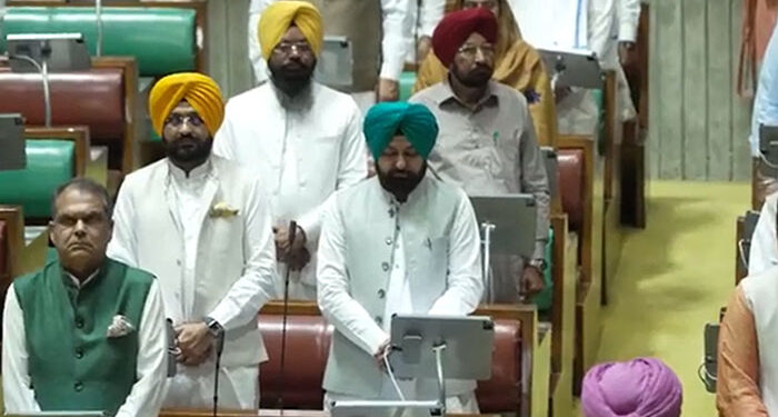 Punjab ਵਿਧਾਨ ਸਭਾ ਦਾ ਵਿਸ਼ੇਸ਼ ਸੈਸ਼ਨ: ਵਿਛੜੀਆਂ ਰੂਹਾਂ ਨੂੰ ਦਿੱਤੀ ਗਈ ਸ਼ਰਧਾਂਜਲੀ