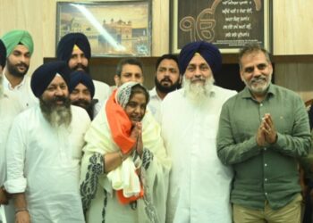 PUNJAB : ਮੁੜ ਅਕਾਲੀ ਦਲ ’ਚ ਸ਼ਾਮਿਲ ਹੋਏ ਬੀਬੀ ਪਰਮਜੀਤ ਕੌਰ ਲਾਂਡਰਾ PUNJAB : ਮੁੜ ਅਕਾਲੀ ਦਲ ’ਚ ਸ਼ਾਮਿਲ ਹੋਏ ਬੀਬੀ ਪਰਮਜੀਤ ਕੌਰ ਲਾਂਡਰਾ