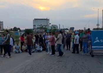 ਬਿਜਲੀ ਅਤੇ ਪਾਣੀ ਦੀ ਸਪਲਾਈ ਤੋਂ ਪ੍ਰੇਸ਼ਾਨ ਲੋਕਾਂ ਨੇ ਜ਼ੀਰਕਪੁਰ ਦੇ ਸੁਸ਼ਮਾ ਯੋਏਨੈਸਟ ‘ਚ ਹਾਈਵੇ ਜਾਮ ਕਰਕੇ ਕੀਤਾ ਜ਼ੋਰਦਾਰ ਪ੍ਰਦਰਸ਼ਨ ਬਿਜਲੀ ਅਤੇ ਪਾਣੀ ਦੀ ਸਪਲਾਈ ਤੋਂ ਪ੍ਰੇਸ਼ਾਨ ਲੋਕਾਂ ਨੇ ਜ਼ੀਰਕਪੁਰ ਦੇ ਸੁਸ਼ਮਾ ਯੋਏਨੈਸਟ ‘ਚ ਹਾਈਵੇ ਜਾਮ ਕਰਕੇ ਕੀਤਾ ਜ਼ੋਰਦਾਰ ਪ੍ਰਦਰਸ਼ਨ