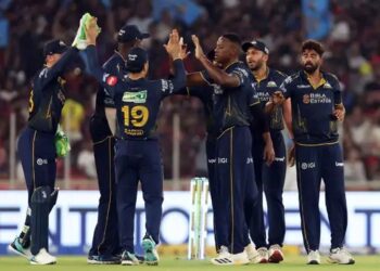 IPL 2026 : ਗੁਜਰਾਤ ਅਤੇ ਬੰਗਲੌਰ ਵਿਚਾਲੇ ਮੁਕਾਬਲਾ ਜਾਰੀ  ;ਬੰਗਲੌਰ ਨੇ 10 ਓਵਰਾਂ ਦੇ ਅੰਦਰ ਗਵਾਈਆਂ 5 ਵਿਕਟਾਂ