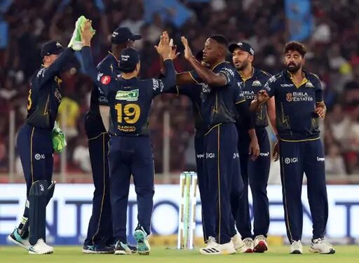 IPL 2026 : ਗੁਜਰਾਤ ਅਤੇ ਬੰਗਲੌਰ ਵਿਚਾਲੇ ਮੁਕਾਬਲਾ ਜਾਰੀ  ;ਬੰਗਲੌਰ ਨੇ 10 ਓਵਰਾਂ ਦੇ ਅੰਦਰ ਗਵਾਈਆਂ 5 ਵਿਕਟਾਂ