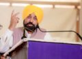 ਕਾਂਗਰਸ ਅਤੇ ਅਕਾਲੀਆਂ ਨੇ ਗਰੀਬਾਂ ਤੋਂ ਸਿੱਖਿਆ ਖੋਹ ਕੇ ਅਤੇ ਸਕਾਲਰਸ਼ਿਪ ਦਾ ਪੈਸੇ ਹੜੱਪ ਕੇ ਬਾਬਾ ਸਾਹਿਬ ਅੰਬੇਡਕਰ ਦੀ ਪਿੱਠ ਵਿੱਚ ਛੁਰਾ ਮਾਰਿਆ: ਮੁੱਖ ਮੰਤਰੀ ਭਗਵੰਤ ਸਿੰਘ ਮਾਨ ਕਾਂਗਰਸ ਅਤੇ ਅਕਾਲੀਆਂ ਨੇ ਗਰੀਬਾਂ ਤੋਂ ਸਿੱਖਿਆ ਖੋਹ ਕੇ ਅਤੇ ਸਕਾਲਰਸ਼ਿਪ ਦਾ ਪੈਸੇ ਹੜੱਪ ਕੇ ਬਾਬਾ ਸਾਹਿਬ ਅੰਬੇਡਕਰ ਦੀ ਪਿੱਠ ਵਿੱਚ ਛੁਰਾ ਮਾਰਿਆ: ਮੁੱਖ ਮੰਤਰੀ ਭਗਵੰਤ ਸਿੰਘ ਮਾਨ