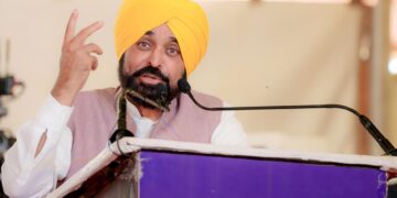 ਕਾਂਗਰਸ ਅਤੇ ਅਕਾਲੀਆਂ ਨੇ ਗਰੀਬਾਂ ਤੋਂ ਸਿੱਖਿਆ ਖੋਹ ਕੇ ਅਤੇ ਸਕਾਲਰਸ਼ਿਪ ਦਾ ਪੈਸੇ ਹੜੱਪ ਕੇ ਬਾਬਾ ਸਾਹਿਬ ਅੰਬੇਡਕਰ ਦੀ ਪਿੱਠ ਵਿੱਚ ਛੁਰਾ ਮਾਰਿਆ: ਮੁੱਖ ਮੰਤਰੀ ਭਗਵੰਤ ਸਿੰਘ ਮਾਨ