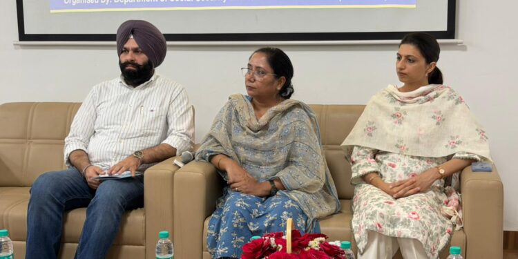 ਸਨੇਹੀ ਮੁਲਾਕਾਤ ਨਾਲ ਛੱਤਬੀੜ ਚਿੜੀਆਘਰ ‘ਚ ਗੂੰਜੀਆਂ ਬੱਚਿਆਂ ਦੀਆਂ ਮੁਸਕਾਨਾਂ