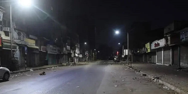 Pakistan ‘ਚ ਲਾਕਡਾਊਨ ਵਰਗੀ ਸਥਿਤੀ! ਸ਼ਾਹਬਾਜ਼ ਸਰਕਾਰ ਨੇ ਲਿਆ ਵੱਡਾ ਫੈਸਲਾ Pakistan ‘ਚ ਲਾਕਡਾਊਨ ਵਰਗੀ ਸਥਿਤੀ! ਸ਼ਾਹਬਾਜ਼ ਸਰਕਾਰ ਨੇ ਲਿਆ ਵੱਡਾ ਫੈਸਲਾ