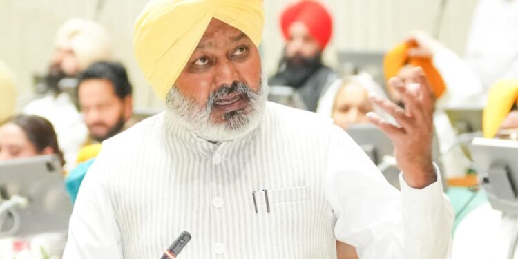 ਭਗਵੰਤ ਮਾਨ ਸਰਕਾਰ ਬੇਅਦਬੀ ਵਿਰੁੱਧ ਲਿਆਈ ਸਭ ਤੋਂ ਸਖ਼ਤ ਕਾਨੂੰਨ, ਇਨਸਾਫ਼ ਯਕੀਨੀ ਬਣਾਉਣ ਲਈ ਉਮਰ ਕੈਦ ਅਤੇ 25 ਲੱਖ ਰੁਪਏ ਦਾ ਜੁਰਮਾਨਾ: ਹਰਪਾਲ ਸਿੰਘ ਚੀਮਾ ਭਗਵੰਤ ਮਾਨ ਸਰਕਾਰ ਬੇਅਦਬੀ ਵਿਰੁੱਧ ਲਿਆਈ ਸਭ ਤੋਂ ਸਖ਼ਤ ਕਾਨੂੰਨ, ਇਨਸਾਫ਼ ਯਕੀਨੀ ਬਣਾਉਣ ਲਈ ਉਮਰ ਕੈਦ ਅਤੇ 25 ਲੱਖ ਰੁਪਏ ਦਾ ਜੁਰਮਾਨਾ: ਹਰਪਾਲ ਸਿੰਘ ਚੀਮਾ