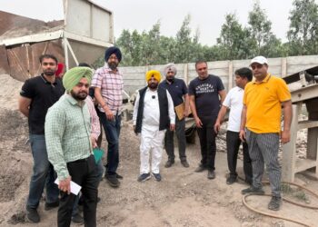 ਲੋਕ ਨਿਰਮਾਣ ਮੰਤਰੀ ਵਲੋਂ ਸੁਵਖਤੇ ਰਸਨਹੇੜੀ ਵਿਖੇ ਬੈਚ ਟਾਈਪ ਹੋਟ ਮਿਕਸ ਪਲਾਂਟ ਦਾ ਕੀਤਾ ਦੌਰਾ