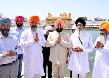 Uttarakhand Governor ਗੁਰਮੀਤ ਸਿੰਘ ਸੱਚਖੰਡ ਸ੍ਰੀ ਹਰਿਮੰਦਰ ਸਾਹਿਬ ਵਿਖੇ ਹੋਏ ਨਤਮਸਤਕ