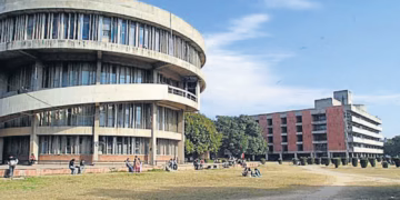 Chandigarh Panjab University : ਹੋਸਟਲ ਦੀ ਤੀਜੀ ਮੰਜ਼ਿਲ ਤੋਂ ਡਿੱਗਿਆ ਵਿਦਿਆਰਥੀ