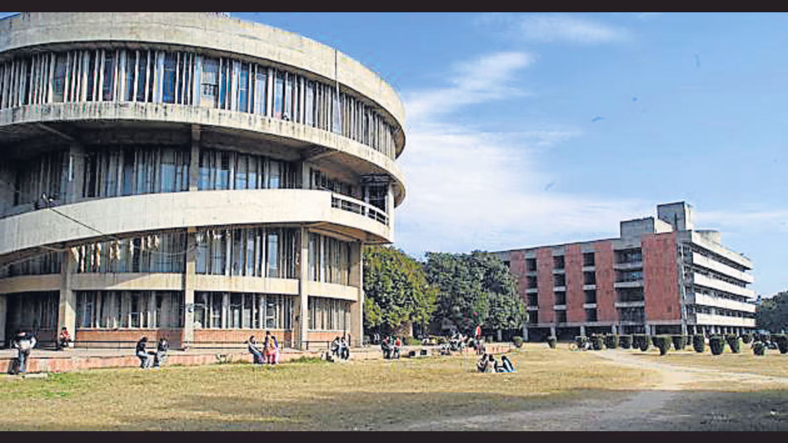 Chandigarh Panjab University : ਹੋਸਟਲ ਦੀ ਤੀਜੀ ਮੰਜ਼ਿਲ ਤੋਂ ਡਿੱਗਿਆ ਵਿਦਿਆਰਥੀ