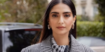 Bollywood Actress ਸੋਨਮ ਕਪੂਰ ਨੇ ਦਿਖਾਈ ਆਪਣੇ ਦੂਜੇ ਬੇਟੇ ਦੀ ਪਹਿਲੀ ਝਲਕ