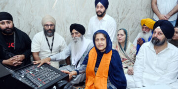 Amritsar : ਸੱਚਖੰਡ ਸ੍ਰੀ ਹਰਿਮੰਦਰ ਸਾਹਿਬ ਵਿਖੇ ਆਧੁਨਿਕ ਸਾਊਂਡ ਸਿਸਟਮ ਦੀ ਸ਼ੁਰੂਆਤ Amritsar : ਸੱਚਖੰਡ ਸ੍ਰੀ ਹਰਿਮੰਦਰ ਸਾਹਿਬ ਵਿਖੇ ਆਧੁਨਿਕ ਸਾਊਂਡ ਸਿਸਟਮ ਦੀ ਸ਼ੁਰੂਆਤ