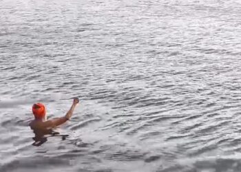 Punjab :ਤਰਨ ਤਾਰਨ ਵਿਖੇ ਦਰਦਨਾਕ ਘਟਨਾ! ਵਿਅਕਤੀ ਨੇ ਸਰੋਵਰ ‘ਚ ਮਾਰੀ ਛਾਲ, ਭਾਲ ਜਾਰੀ