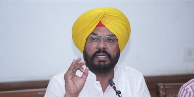 ਚੋਣਾਂ ਤੋਂ ਠੀਕ ਪਹਿਲਾਂ ਦੇਸ਼ ਵਿੱਚ ਤਣਾਅਪੂਰਨ ਮਾਹੌਲ ਪੈਦਾ ਕਰਕੇ ਵੋਟਾਂ ਦਾ ਧਰੁਵੀਕਰਨ ਕਰਨ ਦੀ ਗੰਦੀ ਰਾਜਨੀਤੀ ਕਰ ਰਹੀ ਹੈ ਭਾਜਪਾ: ਕੁਲਦੀਪ ਧਾਲੀਵਾਲ ਚੋਣਾਂ ਤੋਂ ਠੀਕ ਪਹਿਲਾਂ ਦੇਸ਼ ਵਿੱਚ ਤਣਾਅਪੂਰਨ ਮਾਹੌਲ ਪੈਦਾ ਕਰਕੇ ਵੋਟਾਂ ਦਾ ਧਰੁਵੀਕਰਨ ਕਰਨ ਦੀ ਗੰਦੀ ਰਾਜਨੀਤੀ ਕਰ ਰਹੀ ਹੈ ਭਾਜਪਾ: ਕੁਲਦੀਪ ਧਾਲੀਵਾਲ