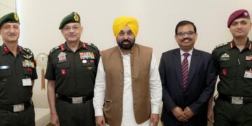 ਮੁੱਖ ਮੰਤਰੀ ਭਗਵੰਤ ਸਿੰਘ ਮਾਨ ਨੇ ਪੱਛਮੀ ਕਮਾਂਡ ਦੇ ਆਰਮੀ ਕਮਾਂਡਰ ਨਾਲ ਸਰਹੱਦੀ ਸੁਰੱਖਿਆ, ਰਾਹਤ ਕਾਰਜਾਂ ਅਤੇ ਆਪਰੇਸ਼ਨਲ ਤਿਆਰੀਆਂ ਬਾਰੇ ਵਿਚਾਰ-ਵਟਾਂਦਰਾ ਕੀਤਾ