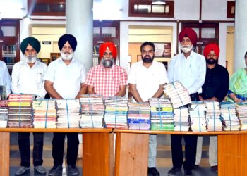 ਸਰਬੱਤ ਦਾ ਭਲਾ ਟਰੱਸਟ ਵੱਲੋਂ ਖਾਲਸਾ ਕਾਲਜ ਦੀ ਲਾਇਬ੍ਰੇਰੀ ਲਈ 500 ਕਿਤਾਬਾਂ ਭੇਂਟ ਸਰਬੱਤ ਦਾ ਭਲਾ ਟਰੱਸਟ ਵੱਲੋਂ ਖਾਲਸਾ ਕਾਲਜ ਦੀ ਲਾਇਬ੍ਰੇਰੀ ਲਈ 500 ਕਿਤਾਬਾਂ ਭੇਂਟ