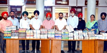 ਸਰਬੱਤ ਦਾ ਭਲਾ ਟਰੱਸਟ ਵੱਲੋਂ ਖਾਲਸਾ ਕਾਲਜ ਦੀ ਲਾਇਬ੍ਰੇਰੀ ਲਈ 500 ਕਿਤਾਬਾਂ ਭੇਂਟ