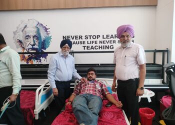 ਜ਼ਿਲ੍ਹਾ ਰੈੱਡ ਕਰਾਸ ਸੁਸਾਇਟੀ ਨੇ ਲਵਲੀ ਫਾਊਂਡੇਸ਼ਨ ਤੇ ਯੂਨੀਫ਼ਾਈ ਹੈਲਥ ਕੇਅਰ ਦੇ ਸਹਿਯੋਗ ਨਾਲ ਖੂਨਦਾਨ ਕੈਂਪ ਲਾਇਆ