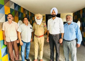 14,000 ਰੁਪਏ ਰਿਸ਼ਵਤ ਲੈਂਦਾ ਏ.ਐਸ.ਆਈ. ਵਿਜੀਲੈਂਸ ਬਿਊਰੋ ਵੱਲੋਂ ਰੰਗੇ ਹੱਥੀਂ ਕਾਬੂ 14,000 ਰੁਪਏ ਰਿਸ਼ਵਤ ਲੈਂਦਾ ਏ.ਐਸ.ਆਈ. ਵਿਜੀਲੈਂਸ ਬਿਊਰੋ ਵੱਲੋਂ ਰੰਗੇ ਹੱਥੀਂ ਕਾਬੂ