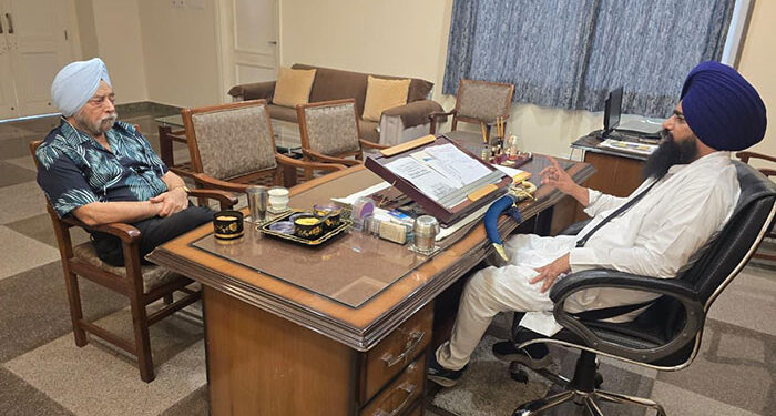 Punjab: ਜਥੇਦਾਰ ਗੜਗੱਜ ਤੇ ਜਸਟਿਸ ਸੋਢੀ ਵਿਚਕਾਰ ਮੁਲਾਕਾਤ:ਸ੍ਰੀ ਗੁਰੂ ਗ੍ਰੰਥ ਸਾਹਿਬ ਸਬੰਧੀ ਕਾਨੂੰਨੀ ਸੋਧ ’ਤੇ ਹੋਈ ਗੰਭੀਰ ਵਿਚਾਰ ਚਰਚਾ