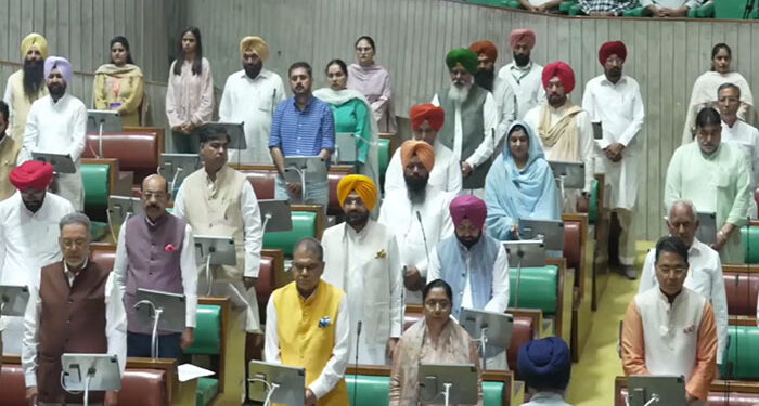 Punjab ਵਿਧਾਨ ਸਭਾ ਦੇ ਸਪੈਸ਼ਲ ਸੈਸ਼ਨ ਦੌਰਾਨ ਵਿਛੜੀਆਂ ਰੂਹਾਂ ਨੂੰ ਦਿੱਤੀ ਗਈ ਸ਼ਰਧਾਂਜਲੀ