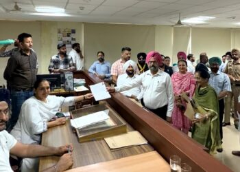 Punjab MC Election : ਆਮ ਆਦਮੀ ਪਾਰਟੀ ਦੇ ਉਮੀਦਵਾਰ ਸੁਖਦੇਵ ਸਿੰਘ ਪਟਵਾਰੀ ਨੇ ਨਗਰ ਨਿਗਮ ਮੋਹਾਲੀ ਦੇ ਵਾਰਡ ਨੰਬਰ 34 ਤੋਂ ਦਾਖਲ ਕੀਤੀ ਨਾਮਜ਼ਦਗੀ 