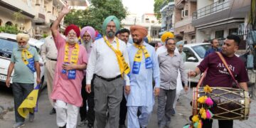 ਨਗਰ ਨਿਗਮ ਚੋਣਾਂ : ਆਮ ਆਦਮੀ ਪਾਰਟੀ ਵੱਲੋਂ ਵਾਰਡ ਨੰਬਰ 34 ਤੋਂ ਉਮੀਦਵਾਰ ਸੁਖਦੇਵ ਸਿੰਘ ਪਟਵਾਰੀ ਦੇ ਹੱਕ ਵਿੱਚ ਕੱਢਿਆ ਗਿਆ ਵਿਸ਼ਾਲ ਰੋਡ ਸ਼ੋਅ