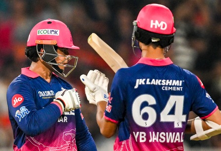 IPL Eliminator : ਰਾਜਸਥਾਨ ਅਤੇ ਹੈਦਰਾਬਾਦ ਵਿਚਾਲੇ ਮੁਕਾਬਲਾ ਜਾਰੀ ; ਰਾਜਸਥਾਨ ਨੇ ਹੈਦਰਾਬਾਦ ਲਈ ਸੈੱਟ ਕੀਤਾ ਟਾਰਗੇਟ IPL Eliminator : ਰਾਜਸਥਾਨ ਅਤੇ ਹੈਦਰਾਬਾਦ ਵਿਚਾਲੇ ਮੁਕਾਬਲਾ ਜਾਰੀ ; ਰਾਜਸਥਾਨ ਨੇ ਹੈਦਰਾਬਾਦ ਲਈ ਸੈੱਟ ਕੀਤਾ ਟਾਰਗੇਟ