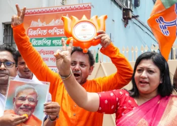 West Bengal Election Results : ਬੰਗਾਲ ‘ਚ ਪਹਿਲੀ ਵਾਰ ਬਣਨ ਜਾ ਰਹੀ ਹੈ ਭਾਜਪਾ ਸਰਕਾਰ! ਪਾਰਟੀ ਹੈੱਡਕੁਆਰਟਰ ‘ਤੇ ਜਸ਼ਨ ਸ਼ੁਰੂ