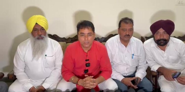 ਸਥਾਨਕ ਸਰਕਾਰਾਂ ਦੀਆਂ ਚੋਣਾਂ ਵਿੱਚ ਆਮ ਆਦਮੀ ਪਾਰਟੀ ਨੂੰ ਪੰਜਾਬ ਭਰ ਵਿੱਚ ਮਿਲੀ ਇਤਿਹਾਸਕ ਜਿੱਤ: ਅਮਨ ਅਰੋੜਾ* ਸਥਾਨਕ ਸਰਕਾਰਾਂ ਦੀਆਂ ਚੋਣਾਂ ਵਿੱਚ ਆਮ ਆਦਮੀ ਪਾਰਟੀ ਨੂੰ ਪੰਜਾਬ ਭਰ ਵਿੱਚ ਮਿਲੀ ਇਤਿਹਾਸਕ ਜਿੱਤ: ਅਮਨ ਅਰੋੜਾ*