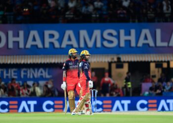 IPL Qualifier 1 : ਰਾਇਲ ਚੈਲੰਜਰਜ਼ ਬੈਂਗਲੁਰੂ ਤੇ ਗੁਜਰਾਤ ਟਾਈਟਨਸ ਵਿਚਾਲੇ ਮੁਕਾਬਲਾ ਜਾਰੀ IPL Qualifier 1 : ਰਾਇਲ ਚੈਲੰਜਰਜ਼ ਬੈਂਗਲੁਰੂ ਤੇ ਗੁਜਰਾਤ ਟਾਈਟਨਸ ਵਿਚਾਲੇ ਮੁਕਾਬਲਾ ਜਾਰੀ