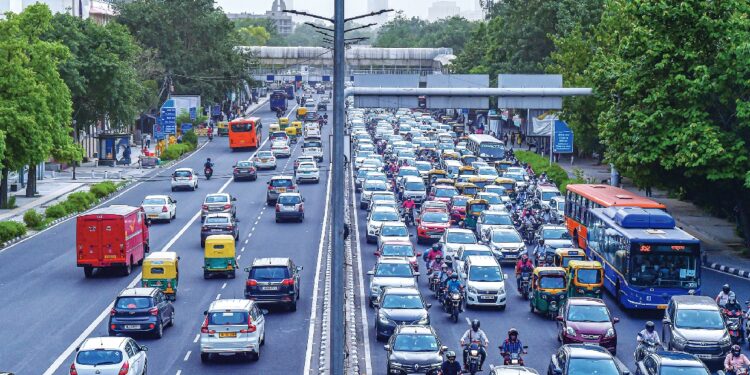 Delhi ‘ਚ ਟ੍ਰੈਫਿਕ ਨਿਯਮਾਂ ਵਿੱਚ ਵੱਡੇ ਬਦਲਾਅ; ਹੁਣ ਵਾਹਨ ਚਲਾਉਣ ਵਾਲਿਆਂ ਨੂੰ ਰਹਿਣਾ ਪਵੇਗਾ ਹੋਰ ਸਾਵਧਾਨ!