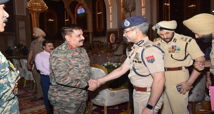 DGP ਗੌਰਵ ਯਾਦਵ ਨੇ ਅੰਮ੍ਰਿਤਸਰ ‘ਚ ਪੰਜਾਬ ਪੁਲਿਸ ਦੇ ਜਵਾਨਾਂ ਨਾਲ ਸਾਂਝਾ ਕੀਤਾ ‘ਵੱਡਾ ਖਾਣਾ’