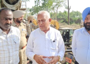 ਪੰਜਾਬ ਸਰਕਾਰ ਵੱਲੋਂ ਹੜ੍ਹ ਰੋਕੂ ਪ੍ਰਬੰਧਾਂ ਉੱਪਰ 600 ਕਰੋੜ ਰੁਪਏ ਕੀਤੇ ਜਾ ਰਹੇ ਹਨ ਖ਼ਰਚ – ਜਲ ਸਰੋਤ ਮੰਤਰੀ ਪੰਜਾਬ ਸਰਕਾਰ ਵੱਲੋਂ ਹੜ੍ਹ ਰੋਕੂ ਪ੍ਰਬੰਧਾਂ ਉੱਪਰ 600 ਕਰੋੜ ਰੁਪਏ ਕੀਤੇ ਜਾ ਰਹੇ ਹਨ ਖ਼ਰਚ – ਜਲ ਸਰੋਤ ਮੰਤਰੀ