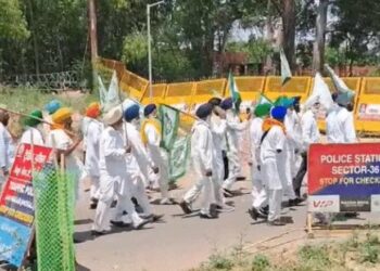 ਕਿਸਾਨਾਂ ਦਾ ਚੰਡੀਗੜ੍ਹ ਕੂਚ: ਪੁਲਿਸ ਨਾਲ ਕਿਸਾਨਾਂ ਦੀ ਜ਼ਬਰਦਸਤ ਝੜਪ!