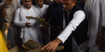 Prateek Yadav funeral : ਪੰਜ ਤੱਤਾਂ ਵਿੱਚ ਵਿਲੀਨ ਹੋਏ ਪ੍ਰਤੀਕ ਯਾਦਵ; ਭਰਾ ਅਖਿਲੇਸ਼ ਯਾਦਵ ਸਮੇਤ ਪੂਰੇ ਪਰਿਵਾਰ ਨੇ ਨਮ ਅੱਖਾਂ ਨਾਲ ਦਿੱਤੀ ਅੰਤਿਮ ਵਿਦਾਈ