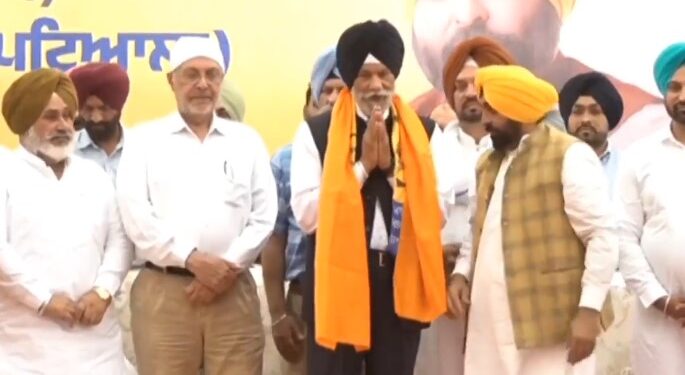 ਪੰਜਾਬ ਦੀ ਸਿਆਸਤ ‘ਚ ਵੱਡਾ ਉਲਟਫੇਰ! ਸੁਰਜੀਤ ਸਿੰਘ ਰੱਖੜਾ ‘ਆਪ’ ਵਿੱਚ ਸ਼ਾਮਿਲ