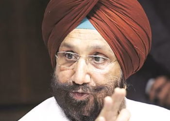 ਭਾਜਪਾ, ਸਰਕਾਰ ਚਲਾ ਰਹੀ ਹੈ ਜਾਂ ‘ਲੁੱਟ ਦੀ ਦੁਕਾਨ’? ਪੈਟਰੋਲ ਅਤੇ ਡੀਜ਼ਲ ਦੀਆਂ ਕੀਮਤਾਂ ਵਧਾ ਕੇ ਮਾਰ ਰਹੇ ਜਨਤਾ ਦੀ ਜੇਬ ਤੇ ਡਾਕਾ: ਰੰਧਾਵਾ ਭਾਜਪਾ, ਸਰਕਾਰ ਚਲਾ ਰਹੀ ਹੈ ਜਾਂ ‘ਲੁੱਟ ਦੀ ਦੁਕਾਨ’? ਪੈਟਰੋਲ ਅਤੇ ਡੀਜ਼ਲ ਦੀਆਂ ਕੀਮਤਾਂ ਵਧਾ ਕੇ ਮਾਰ ਰਹੇ ਜਨਤਾ ਦੀ ਜੇਬ ਤੇ ਡਾਕਾ: ਰੰਧਾਵਾ