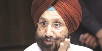 ਭਾਜਪਾ, ਸਰਕਾਰ ਚਲਾ ਰਹੀ ਹੈ ਜਾਂ ‘ਲੁੱਟ ਦੀ ਦੁਕਾਨ’? ਪੈਟਰੋਲ ਅਤੇ ਡੀਜ਼ਲ ਦੀਆਂ ਕੀਮਤਾਂ ਵਧਾ ਕੇ ਮਾਰ ਰਹੇ ਜਨਤਾ ਦੀ ਜੇਬ ਤੇ ਡਾਕਾ: ਰੰਧਾਵਾ ਭਾਜਪਾ, ਸਰਕਾਰ ਚਲਾ ਰਹੀ ਹੈ ਜਾਂ ‘ਲੁੱਟ ਦੀ ਦੁਕਾਨ’? ਪੈਟਰੋਲ ਅਤੇ ਡੀਜ਼ਲ ਦੀਆਂ ਕੀਮਤਾਂ ਵਧਾ ਕੇ ਮਾਰ ਰਹੇ ਜਨਤਾ ਦੀ ਜੇਬ ਤੇ ਡਾਕਾ: ਰੰਧਾਵਾ