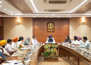 ਤਰੱਕੀ ਮਾਮਲਿਆਂ ‘ਚ ਹੱਕਦਾਰਾਂ ਨੂੰ ਨਿਆਂ ਦੇਣ ਲਈ ਰੋਸਟਰ ਰਜਿਸਟਰ ਚੈਕਿੰਗ ਕਮੇਟੀਆਂ ਦੀ ਸਿਖਲਾਈ ਤੁਰੰਤ ਯਕੀਨੀ ਬਣਾਈ ਜਾਵੇ: ਜਸਵੀਰ ਸਿੰਘ ਗੜ੍ਹੀ ਤਰੱਕੀ ਮਾਮਲਿਆਂ ‘ਚ ਹੱਕਦਾਰਾਂ ਨੂੰ ਨਿਆਂ ਦੇਣ ਲਈ ਰੋਸਟਰ ਰਜਿਸਟਰ ਚੈਕਿੰਗ ਕਮੇਟੀਆਂ ਦੀ ਸਿਖਲਾਈ ਤੁਰੰਤ ਯਕੀਨੀ ਬਣਾਈ ਜਾਵੇ: ਜਸਵੀਰ ਸਿੰਘ ਗੜ੍ਹੀ