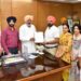 ਵਿੱਤ ਮੰਤਰੀ ਹਰਪਾਲ ਸਿੰਘ ਚੀਮਾ ਵੱਲੋਂ ਮੁਲਾਜ਼ਮ ਯੂਨੀਅਨਾਂ ਨਾਲ ਮੁਲਾਕਾਤ; ਜਾਇਜ਼ ਮੰਗਾਂ ’ਤੇ ਜਲਦ ਕਾਰਵਾਈ ਦਾ ਦਿੱਤਾ ਭਰੋਸਾ