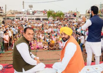 ਰਵਾਇਤੀ ਸਿਆਸੀ ਪਾਰਟੀਆਂ ਮੈਨੂੰ ਬਦਨਾਮ ਕਰਨ ਲਈ ਧਰਮ ਦੀ ਦੁਰਵਰਤੋਂ ਕਰ ਰਹੀਆਂ ਹਨ, ਉਹ ਇਸ ਗੱਲ ਨੂੰ ਹਜ਼ਮ ਨਹੀਂ ਕਰ ਪਾ ਰਹੀਆਂ ਕਿ ਤੁਹਾਡਾ ਪੁੱਤਰ ਪੰਜਾਬ ਵਿੱਚ ਇਮਾਨਦਾਰੀ ਨਾਲ ਸਰਕਾਰ ਚਲਾ ਰਿਹਾ ਹੈ: ਮੁੱਖ ਮੰਤਰੀ ਭਗਵੰਤ ਸਿੰਘ ਮਾਨ