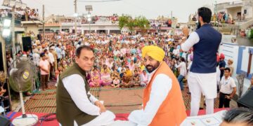ਰਵਾਇਤੀ ਸਿਆਸੀ ਪਾਰਟੀਆਂ ਮੈਨੂੰ ਬਦਨਾਮ ਕਰਨ ਲਈ ਧਰਮ ਦੀ ਦੁਰਵਰਤੋਂ ਕਰ ਰਹੀਆਂ ਹਨ, ਉਹ ਇਸ ਗੱਲ ਨੂੰ ਹਜ਼ਮ ਨਹੀਂ ਕਰ ਪਾ ਰਹੀਆਂ ਕਿ ਤੁਹਾਡਾ ਪੁੱਤਰ ਪੰਜਾਬ ਵਿੱਚ ਇਮਾਨਦਾਰੀ ਨਾਲ ਸਰਕਾਰ ਚਲਾ ਰਿਹਾ ਹੈ: ਮੁੱਖ ਮੰਤਰੀ ਭਗਵੰਤ ਸਿੰਘ ਮਾਨ