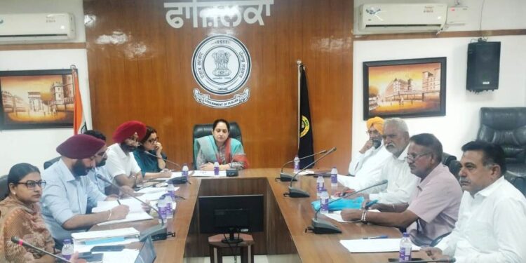 ਜ਼ਿਲ੍ਹਾ ਚੋਣ ਅਫਸਰ ਵੱਲੋਂ ਐਸ.ਆਈ.ਆਰ ਦੇ ਸੋਧੇ ਸ਼ਡਿਊਲ ਸਬੰਧੀ ਰਾਜਨੀਤਿਕ ਪਾਰਟੀਆਂ ਦੇ ਨੁਮਾਇੰਦਿਆਂ ਨਾਲ ਕੀਤੀ ਮੀਟਿੰਗ