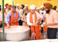 ਪੰਜਾਬ ਪੁਲਿਸ ਵੱਲੋਂ ਗੁਰੂ ਅਰਜਨ ਦੇਵ ਦੇ ਸ਼ਹੀਦੀ ਦਿਹਾੜੇ ਨੂੰ ਸਮਰਪਿਤ ‘ਛਬੀਲ’ ਲਗਾਈ ਗਈ ਪੰਜਾਬ ਪੁਲਿਸ ਵੱਲੋਂ ਗੁਰੂ ਅਰਜਨ ਦੇਵ ਦੇ ਸ਼ਹੀਦੀ ਦਿਹਾੜੇ ਨੂੰ ਸਮਰਪਿਤ ‘ਛਬੀਲ’ ਲਗਾਈ ਗਈ
